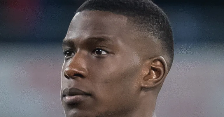 𝗔𝗖𝗖𝗢𝗥𝗗 𝗩𝗘𝗥𝗕𝗔𝗟 ⚡ Lens et Inter Milan pour Andy Diouf 🇫🇷 15 Andy Diouf célébrant un but avec Lens avant son transfert à l’Inter Milan