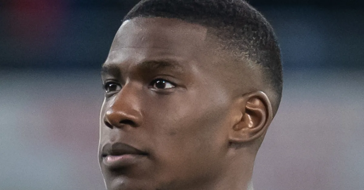 Andy Diouf célébrant un but avec Lens avant son transfert à l’Inter Milan