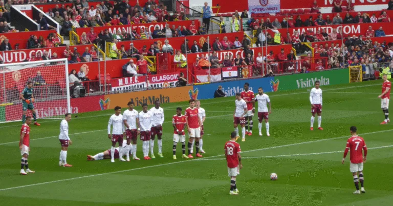 Manchester United proche d’un accord avec Senne Lammens, le gardien belge ! 3 Senne Lammens avec le maillot d’Antwerp avant un possible transfert à Manchester United