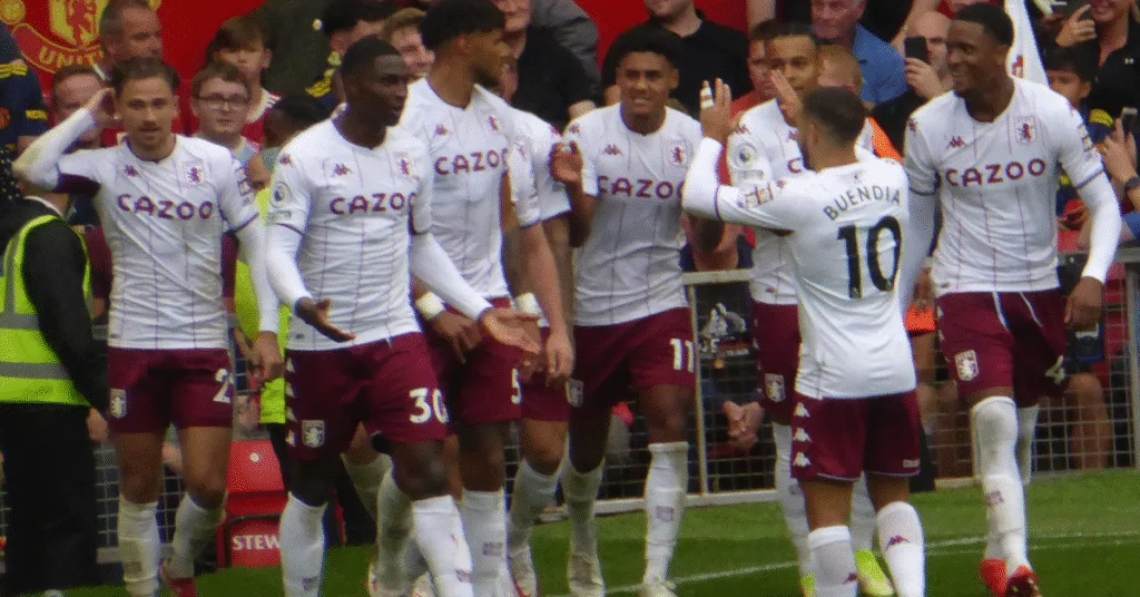 Tottenham prêt à une offre XXL : 92 M€ pour Morgan Rogers, priorité du mercato ! 12 Morgan Rogers sous le maillot d’Aston Villa en Premier League 2025