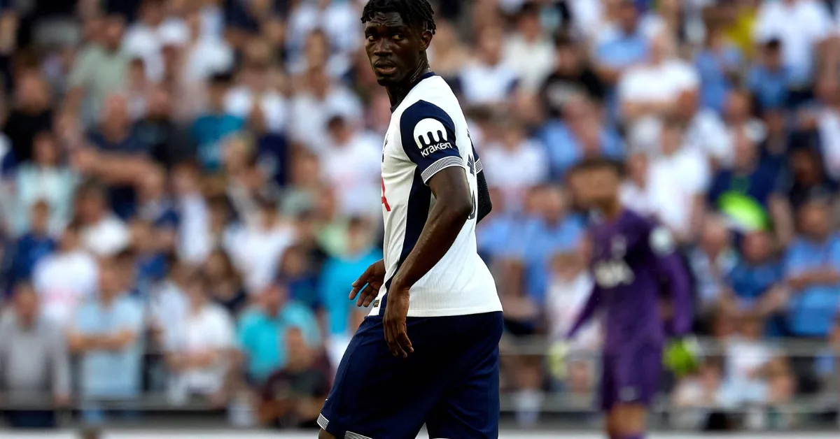 Yves Bissouma sous le maillot de Tottenham avant son transfert à Galatasaray