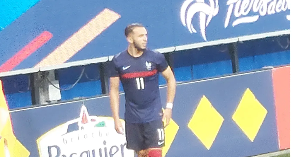OM : Bonne nouvelle, Amine Gouiri est opérationnel pour le week-end ! 12 Amine Gouiri à l’entraînement avec l’OM avant un match de Ligue 1 2025