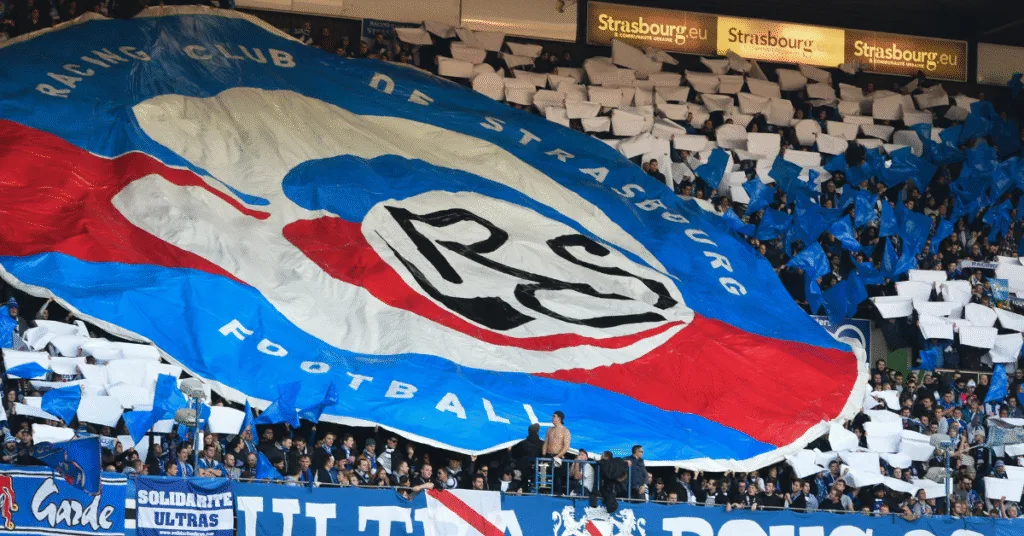 Strasbourg : une vidéo magnifique pour conclure un mercato exceptionnel 💙🤍 12 Strasbourg
