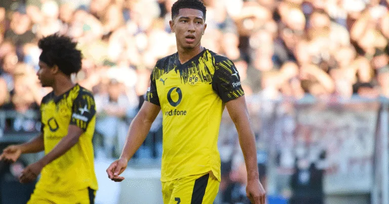 Colère des Parents de Jude & Jobe Bellingham : Réaction Étonnante face au Remplacement de Jobe à Dortmund ! 5 𝗝𝗢𝗕𝗘 𝗕𝗘𝗟𝗟𝗜𝗡𝗚𝗛𝗔𝗠